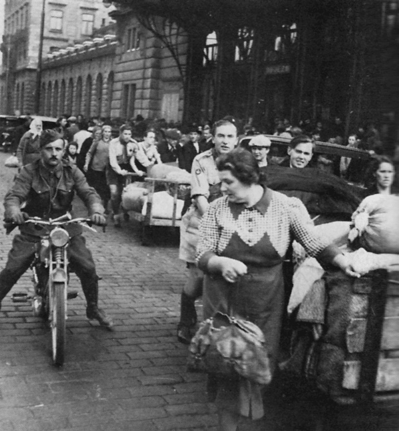 Czech refugees from the Sudetenland, October 1938 (Public domain)